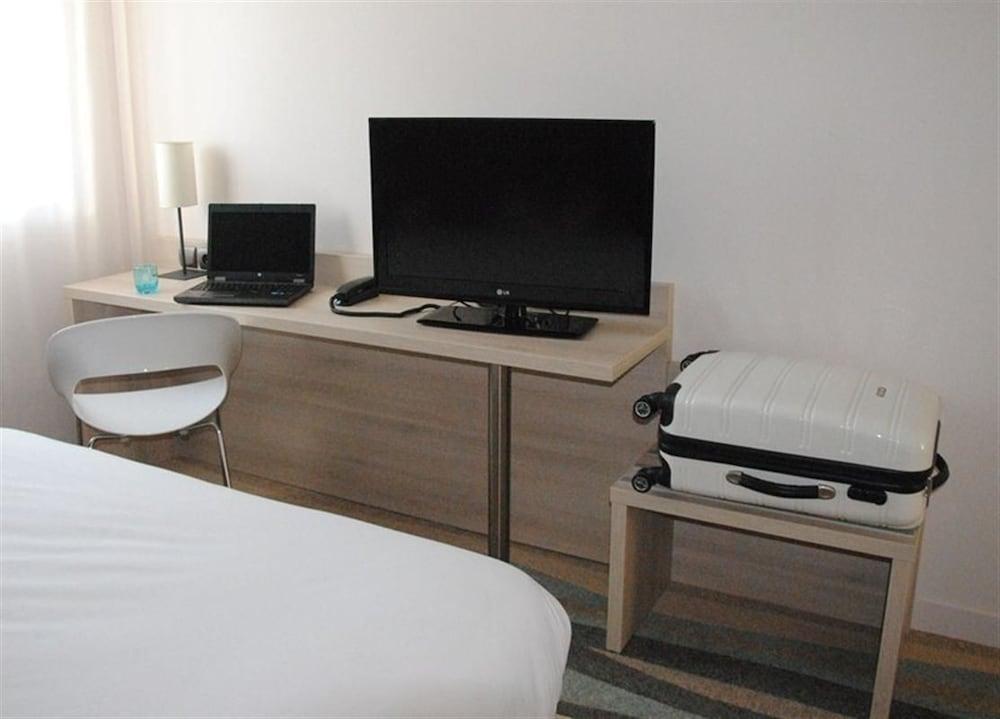 Brit Hotel Vendee Mer Les Achards  Екстериор снимка