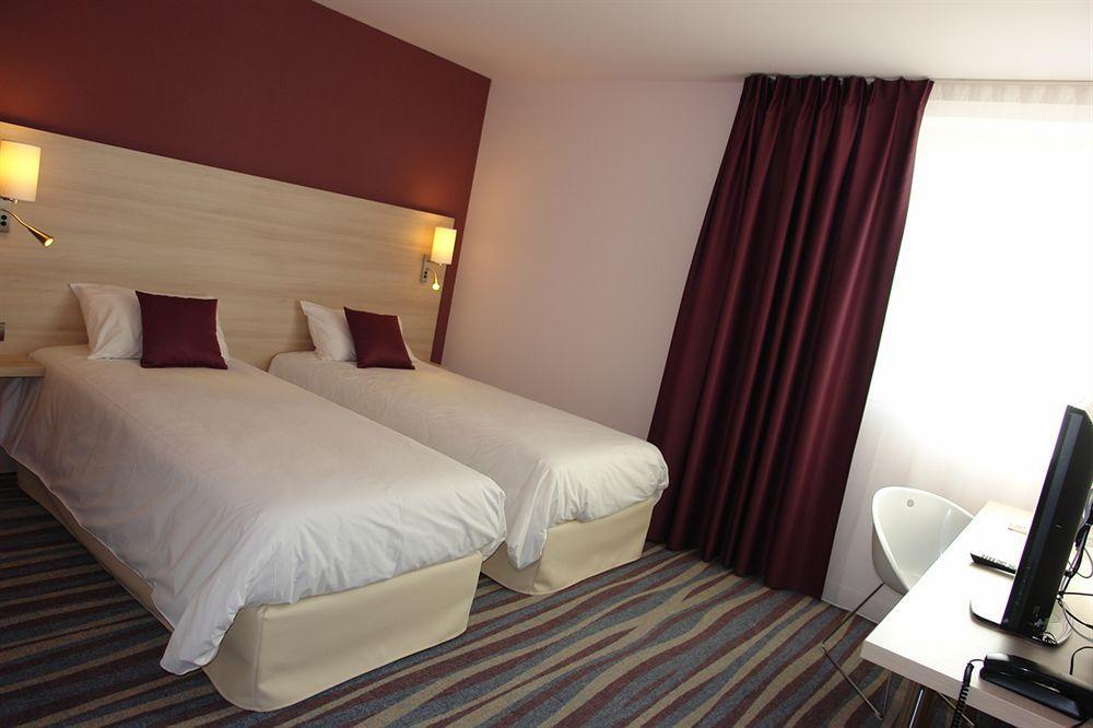 Brit Hotel Vendee Mer Les Achards  Екстериор снимка