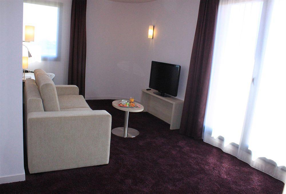 Brit Hotel Vendee Mer Les Achards  Екстериор снимка