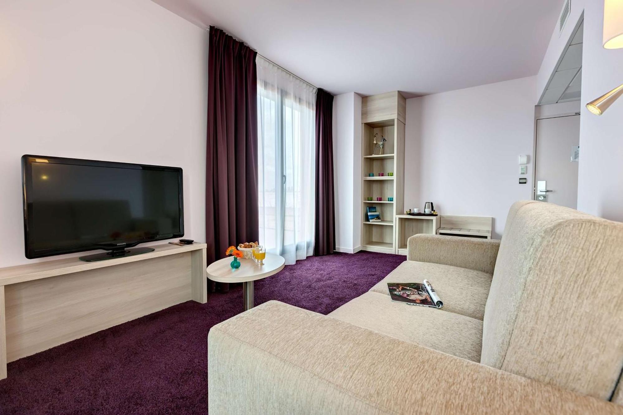 Brit Hotel Vendee Mer Les Achards  Екстериор снимка