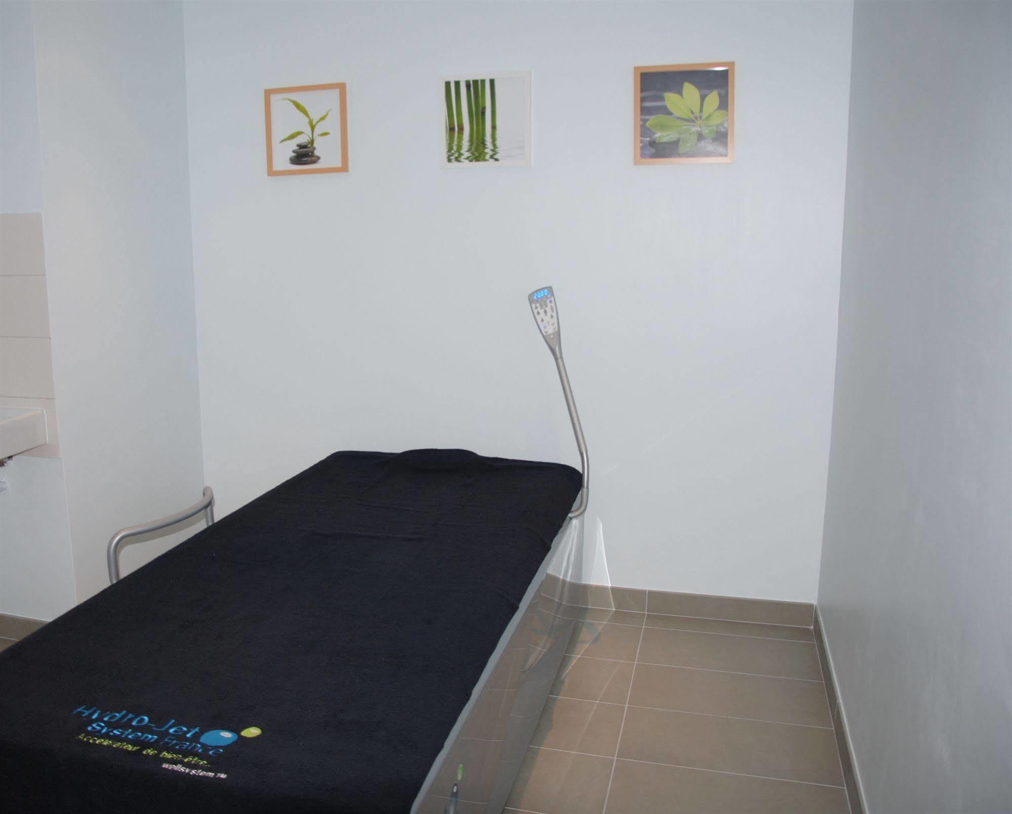 Brit Hotel Vendee Mer Les Achards  Екстериор снимка